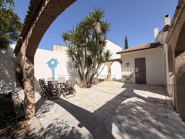 Villa
                                                                                                                                                                                                                                                                                                                        7 pièce(s)                                                                                                                                                                                                          4 chambre(s)                                                                                                                                                                                                          160  m²