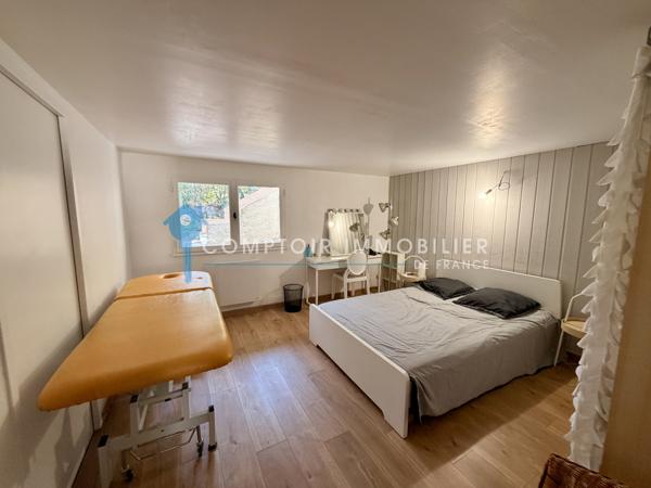 Villa
                                                                                                                                                                                                                                                                                                                        7 pièce(s)                                                                                                                                                                                                          4 chambre(s)                                                                                                                                                                                                          160  m²