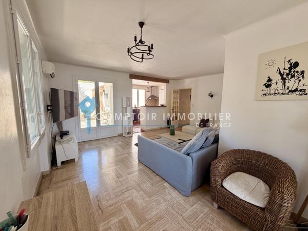 Villa
                                                                                                                                                                                                                                                                                                                        7 pièce(s)                                                                                                                                                                                                          4 chambre(s)                                                                                                                                                                                                          160  m²
