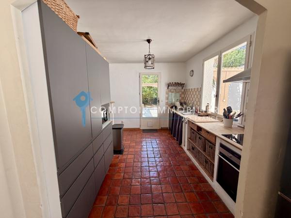 Villa
                                                                                                                                                                                                                                                                                                                        7 pièce(s)                                                                                                                                                                                                          4 chambre(s)                                                                                                                                                                                                          160  m²