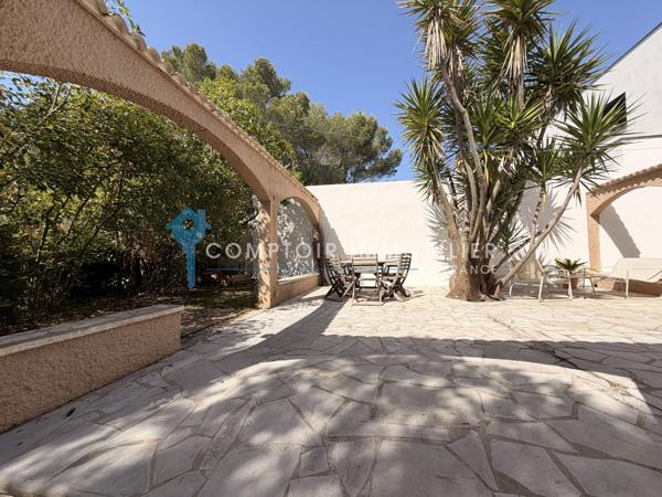Villa
                                                                                                                                                                                                                                                                                                                        7 pièce(s)                                                                                                                                                                                                          4 chambre(s)                                                                                                                                                                                                          160  m²