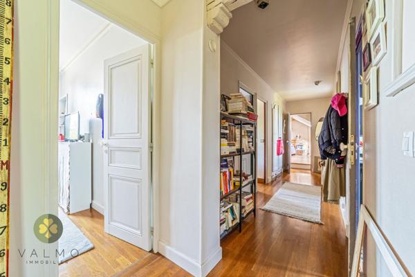 Maison
                                                                                                                                                                                                                                                                                                                        6 pièce(s)                                                                                                                                                                                                          4 chambre(s)                                                                                                                                                                                                          180  m²