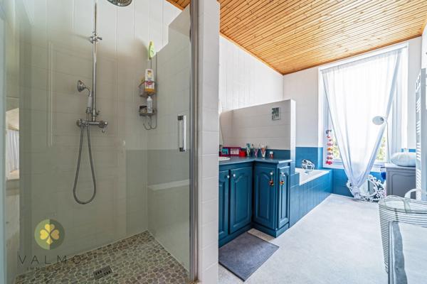 Maison
                                                                                                                                                                                                                                                                                                                        6 pièce(s)                                                                                                                                                                                                          4 chambre(s)                                                                                                                                                                                                          180  m²