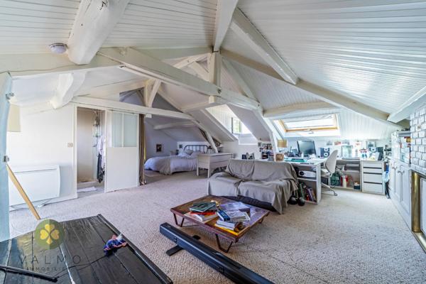 Maison
                                                                                                                                                                                                                                                                                                                        6 pièce(s)                                                                                                                                                                                                          4 chambre(s)                                                                                                                                                                                                          180  m²