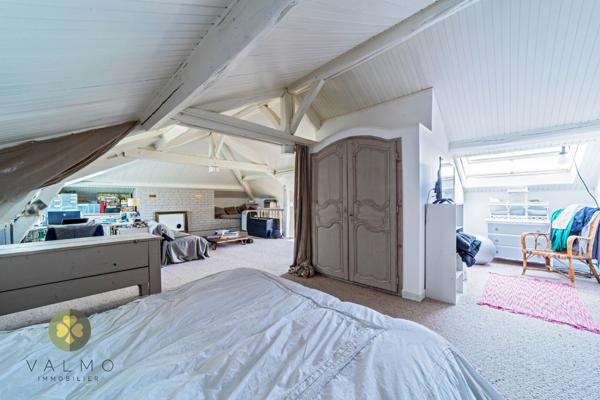 Maison
                                                                                                                                                                                                                                                                                                                        6 pièce(s)                                                                                                                                                                                                          4 chambre(s)                                                                                                                                                                                                          180  m²