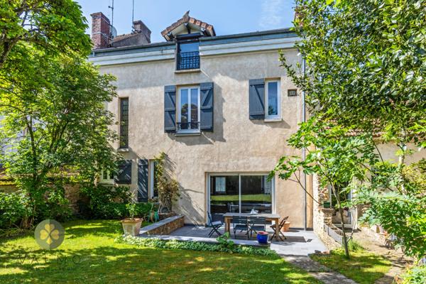 Maison
                                                                                                                                                                                                                                                                                                                        6 pièce(s)                                                                                                                                                                                                          4 chambre(s)                                                                                                                                                                                                          180  m²