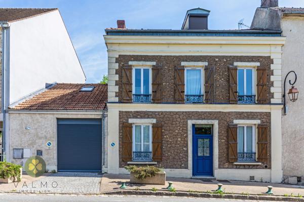 Maison
                                                                                                                                                                                                                                                                                                                        6 pièce(s)                                                                                                                                                                                                          4 chambre(s)                                                                                                                                                                                                          180  m²