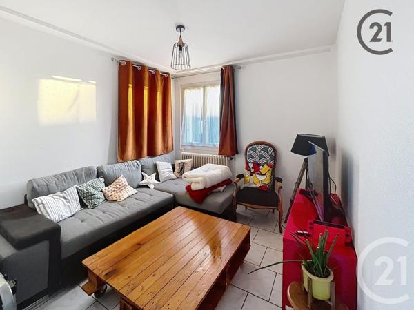 Appartement F4 à vendre  4 pièces - 67,57 m2 ST GEORGES SUR BAULCHE - 89