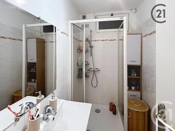 Appartement F4 à vendre  4 pièces - 67,57 m2 ST GEORGES SUR BAULCHE - 89