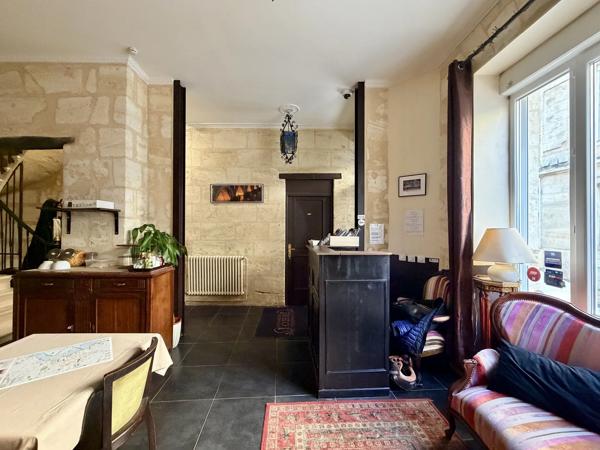Acheter un bel immeuble en pierre rénové 268M2 à Bordeaux Gambetta/Pey Berland à usage mixte commercial pour partie et habitation