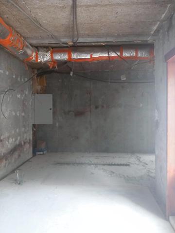 Belle affaire qui ne demande que sa réouverture et son exploitation. Bel emplacement, beaucoup de possibilités. Le prix indiqué est celui des murs commerciaux. Belle opportunité pour un couple de professionnels.