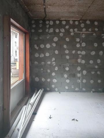 Belle affaire qui ne demande que sa réouverture et son exploitation. Bel emplacement, beaucoup de possibilités. Le prix indiqué est celui des murs commerciaux. Belle opportunité pour un couple de professionnels.