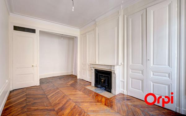 Appartement à vendre    1 pièce •  Lyon 1