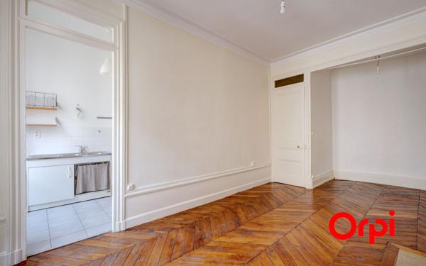 Appartement à vendre    1 pièce •  Lyon 1