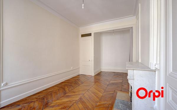 Appartement à vendre    1 pièce •  Lyon 1