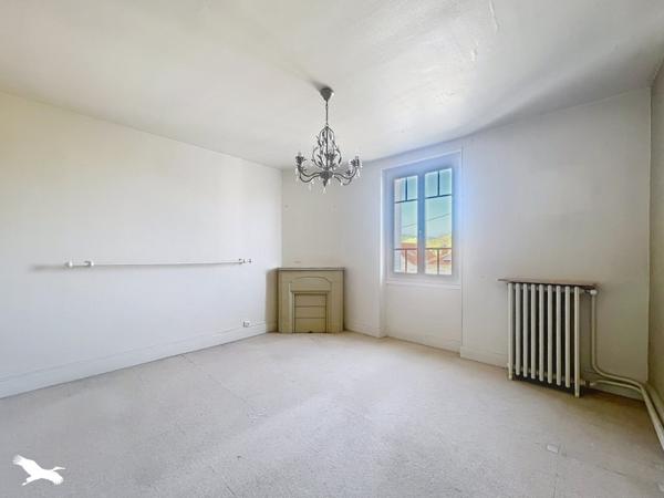 Maison à vendre 154 900 € Saint-Amand-Montrond 5 p 136 m² DPE E