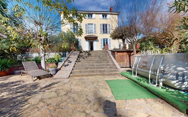 Maison à vendre    7 pièces •  Trévoux