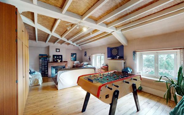 Maison à vendre    7 pièces •  Trévoux