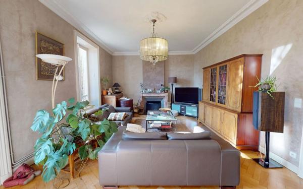 Maison à vendre    7 pièces •  Trévoux