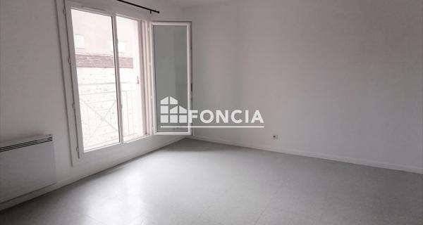 Location Appartement 2 pièces 40.25 m² - ÉTréchy 91580
