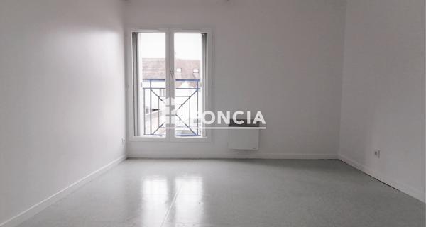 Location Appartement 2 pièces 40.25 m² - ÉTréchy 91580