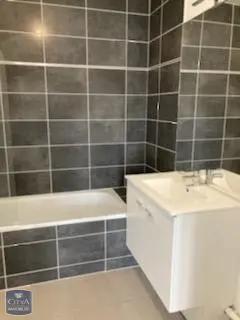 Appartement à louer 2 pièces 42.77m² Reims (51100)