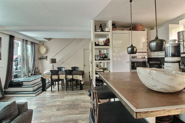 Maison familiale de caractère avec atelier d'artiste sous verrière et beaux volumes à Suresnes Carnot-Gambetta