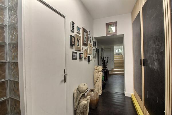 Maison familiale de caractère avec atelier d'artiste sous verrière et beaux volumes à Suresnes Carnot-Gambetta