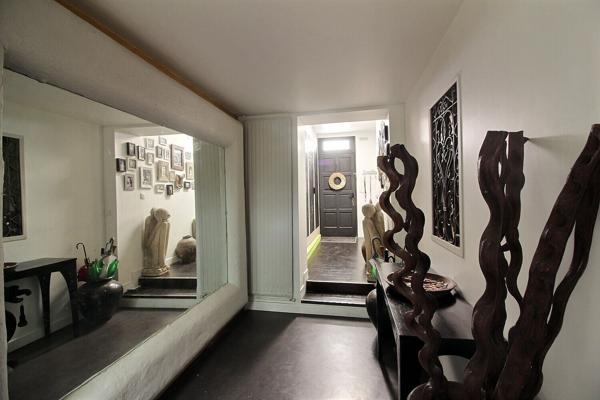 Maison familiale de caractère avec atelier d'artiste sous verrière et beaux volumes à Suresnes Carnot-Gambetta