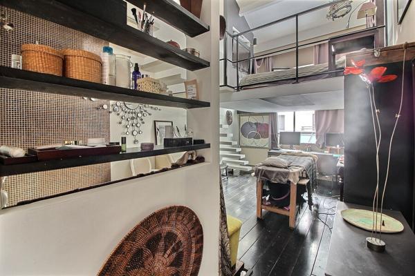 Maison familiale de caractère avec atelier d'artiste sous verrière et beaux volumes à Suresnes Carnot-Gambetta