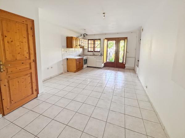 À LOUER - APPARTEMENT - FONTENAY LE VICOMTE