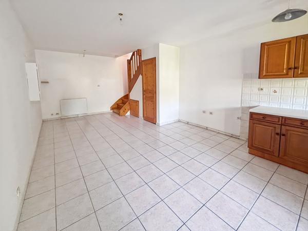 À LOUER - APPARTEMENT - FONTENAY LE VICOMTE