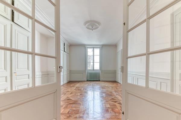 Lyon 2 - Appartement bourgeois de 298,91 m² - 6 Chambres