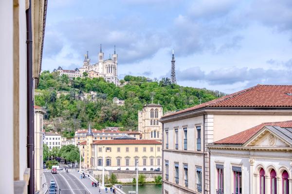 Lyon 2 - Appartement bourgeois de 298,91 m² - 6 Chambres