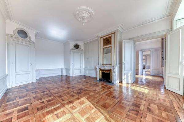 Lyon 2 - Appartement bourgeois de 298,91 m² - 6 Chambres