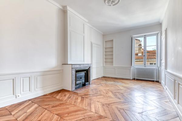 Lyon 2 - Appartement bourgeois de 298,91 m² - 6 Chambres