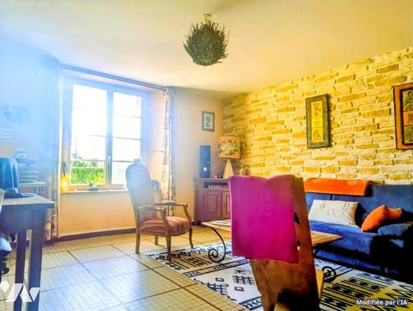 Maison d’habitation avec nombreuses dépendances sur terrain arboré avec mare