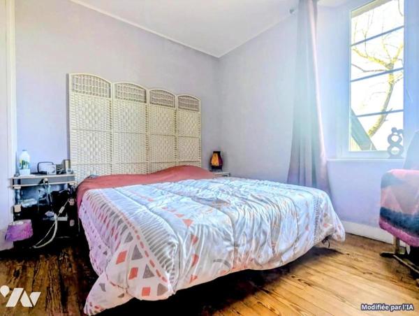 Maison d’habitation avec nombreuses dépendances sur terrain arboré avec mare