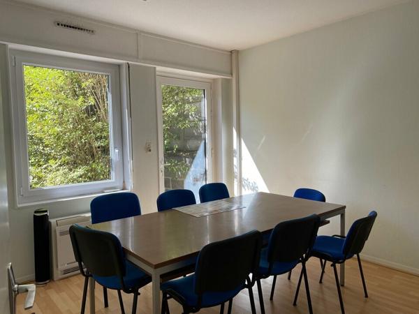 Chalon sur Saône, axe entrant sortant - Bureaux 222 m² avec parking - à louer
