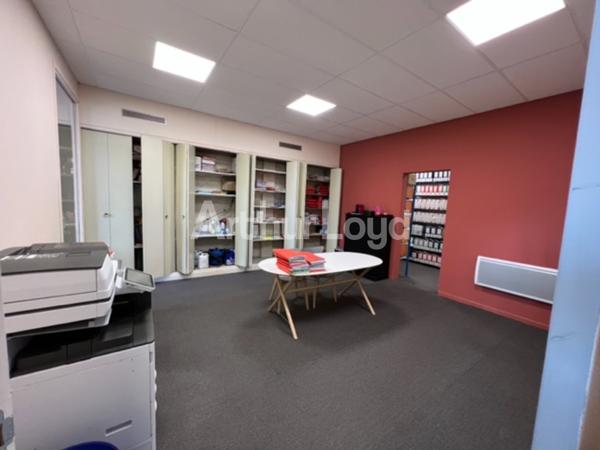 Bureaux et Stockage disponibles à la Location proximité Boulevard de l'Ouest