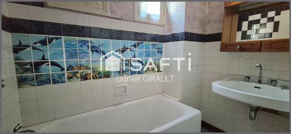 Centre de Saujon maison à rénover 109 m² sur un vaste terrain de 2288 m²