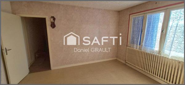 Centre de Saujon maison à rénover 109 m² sur un vaste terrain de 2288 m²