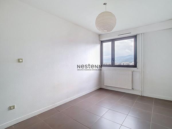 A VENDRE - Appartement Grenoble 5 pièce(s) avec 4 CHAMBRES dernier étage IDEAL FAMILLE grande terrasse