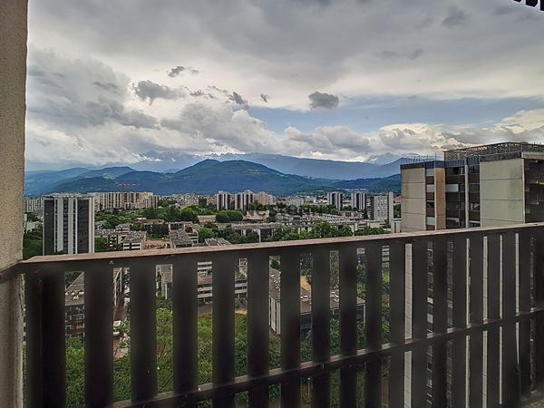 A VENDRE - Appartement Grenoble 5 pièce(s) avec 4 CHAMBRES dernier étage IDEAL FAMILLE grande terrasse