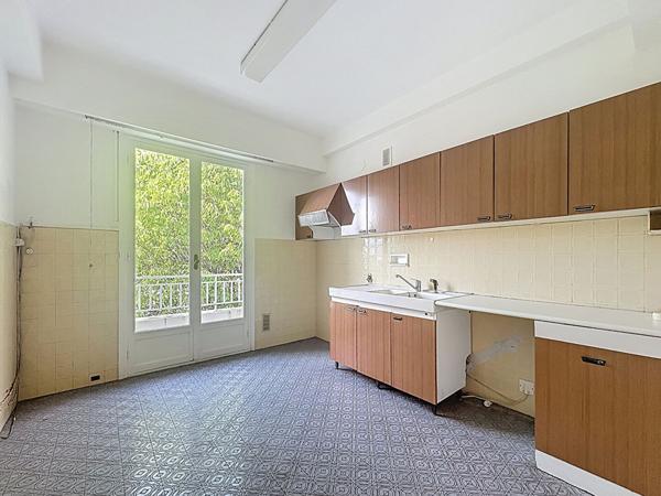 Nice Bas Cimiez , 3 Pièces 83m² traversant avec terrasse