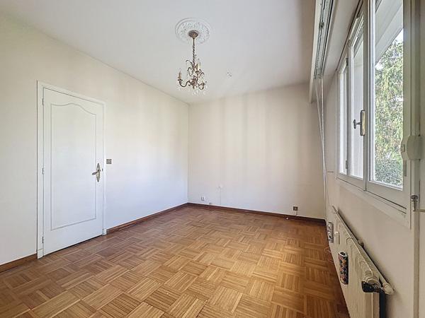 Nice Bas Cimiez , 3 Pièces 83m² traversant avec terrasse