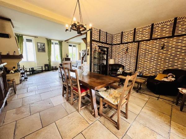 Maison à vendre 171 359 € La Celle 8 p 224 m² DPE D