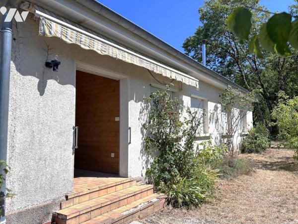 Maison de plain pied 3 chambres sur terrain de 13.5 ares à BREGILLE