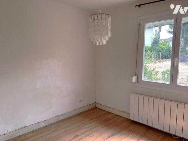 Maison de plain pied 3 chambres sur terrain de 13.5 ares à BREGILLE