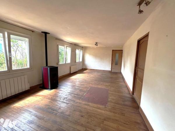 Maison de plain pied 3 chambres sur terrain de 13.5 ares à BREGILLE